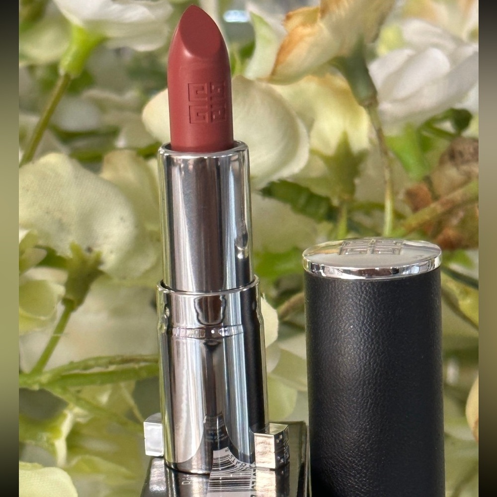 Givenchy - Picture 4 of 9